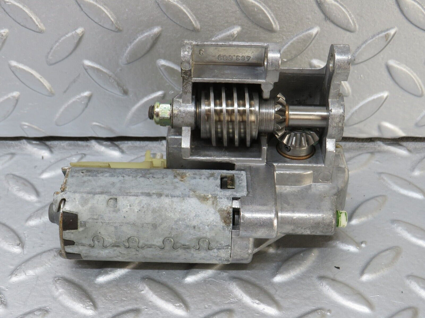 36322 Mercedes-Benz W126 420SE Steering Column Adjustment Motor 1264600425