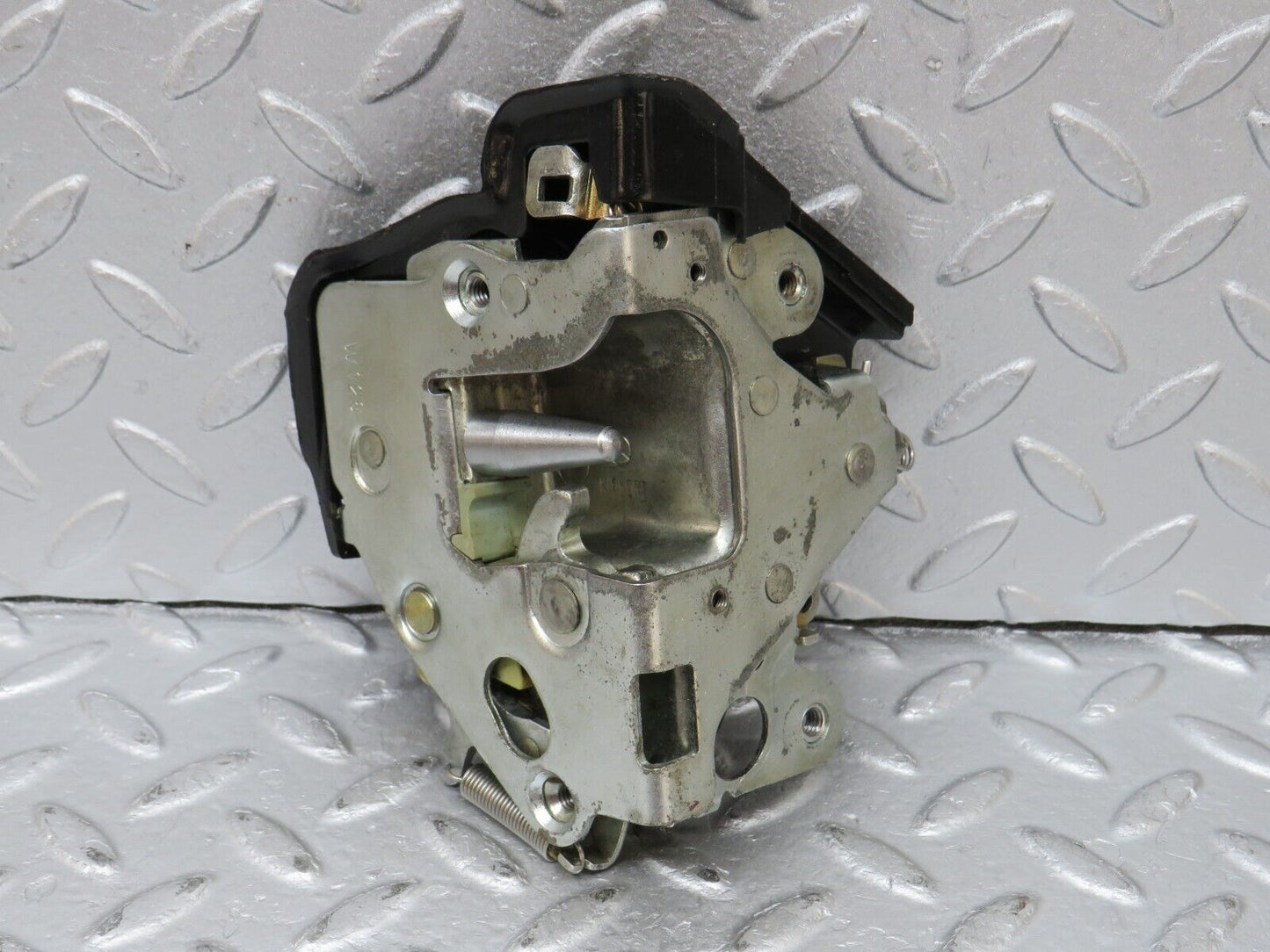 36044 Mercedes-Benz W126 420SE Rear Left Door Lock Mechanism 1237330108