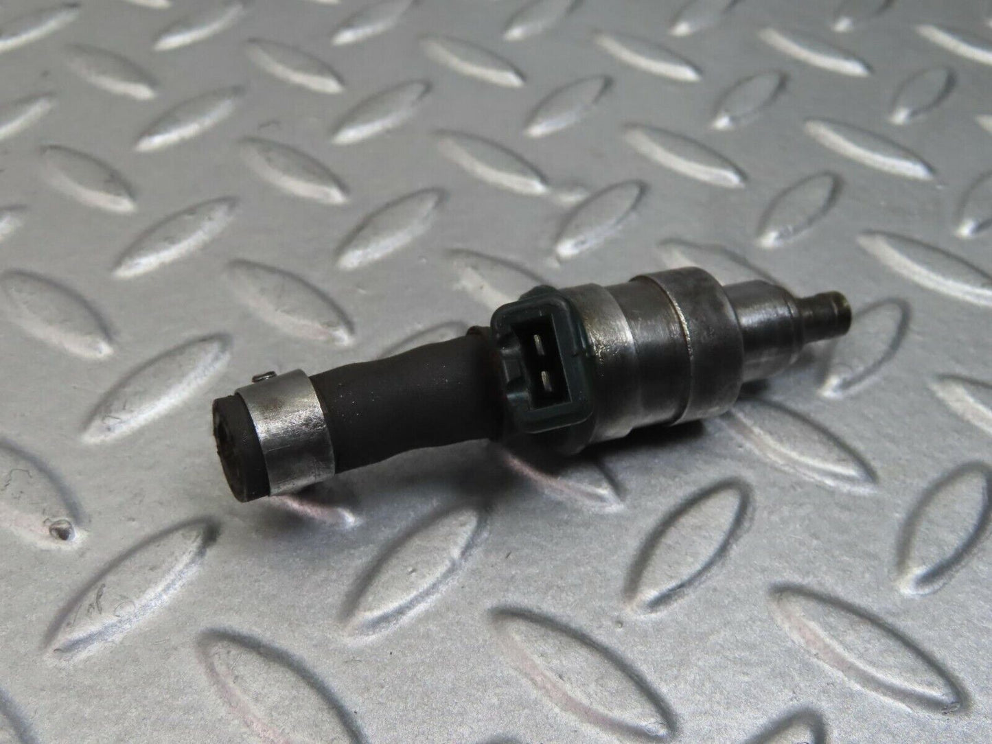 8780 Mercedes-Benz R107 Fuel Injector Bosch 0280150035