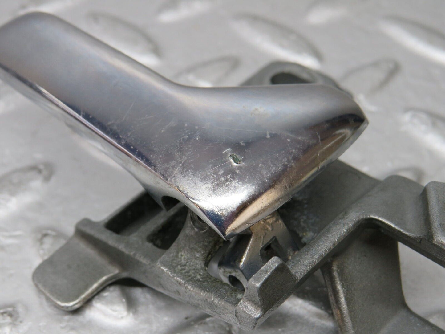 36881 Mercedes-Benz C126 420SEC Coupe Right Door Interior Handle