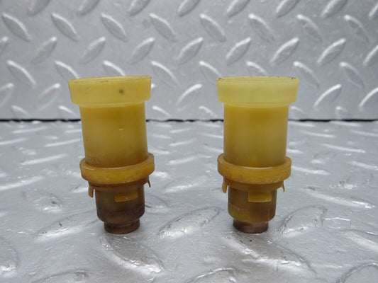 40173 Mercedes-Benz R107 350SL Coupe Fuel Injector Holder 2x