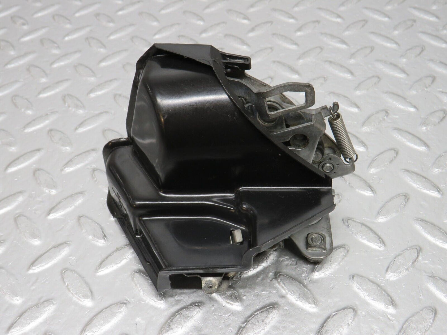 0570 Mercedes-Benz W123 230E Rear Left Door Lock Mechanism 1237330108