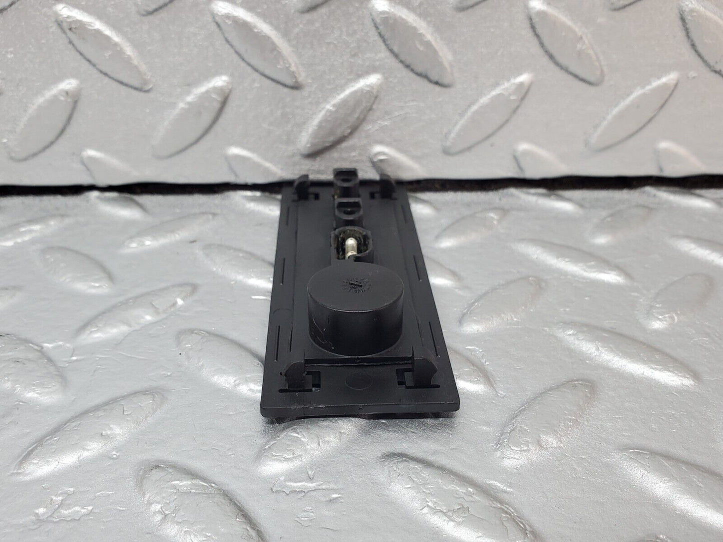 45312 Mercedes-Benz R129 300SL Coupe Windscreen Washer Nozzle Connector 1268201111
