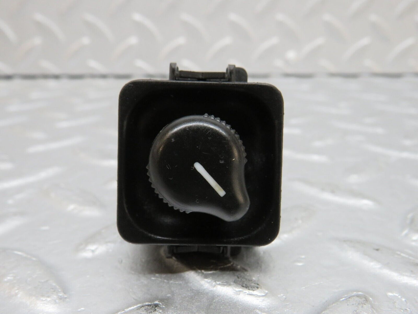 38090 Mercedes-Benz A124 320E Electric Mirror Adjust Switch 1298200610