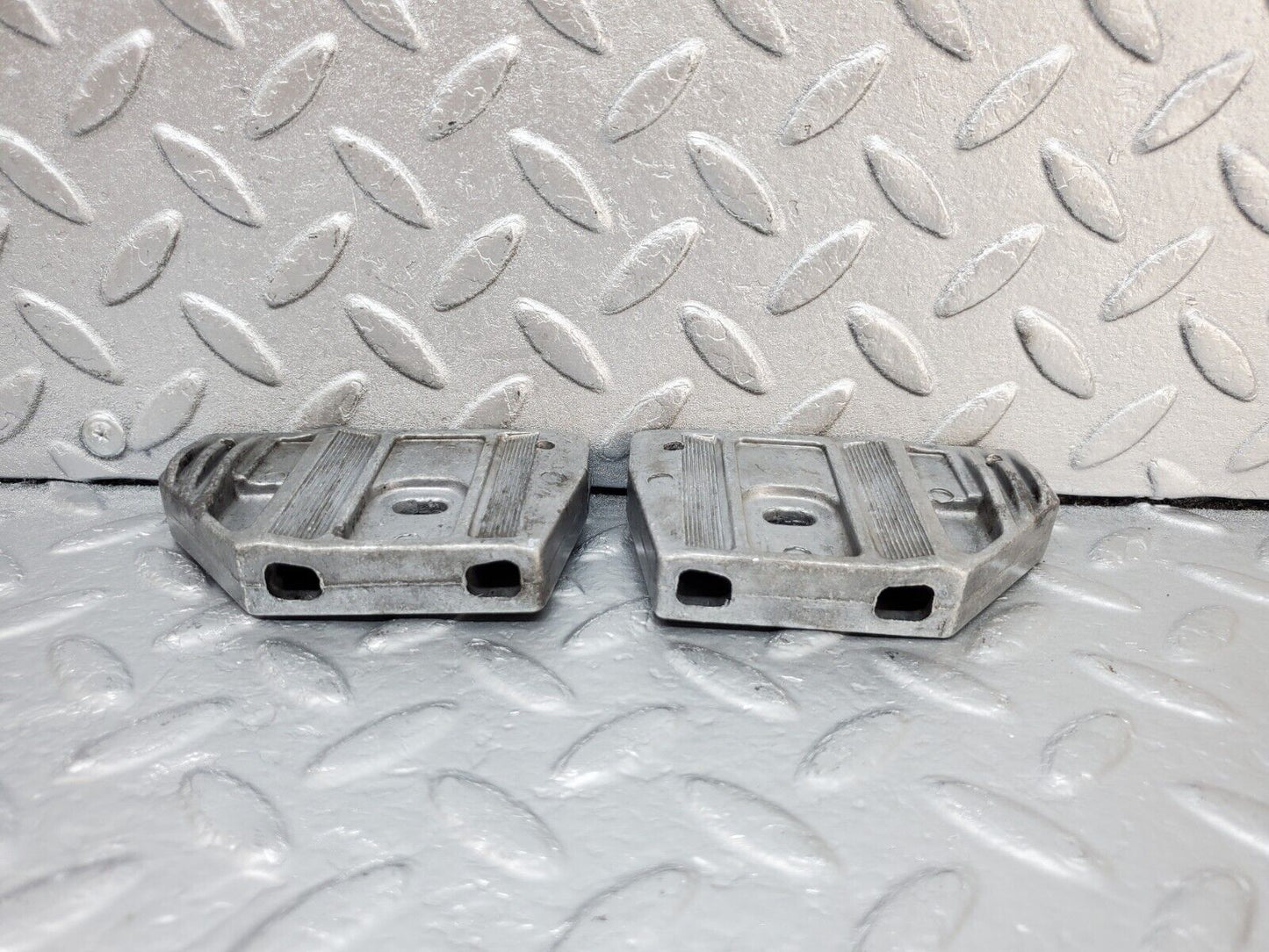 45024 Mercedes-Benz R129 300SL Coupe Door Window Guide Bracket 1247250132 1247250232