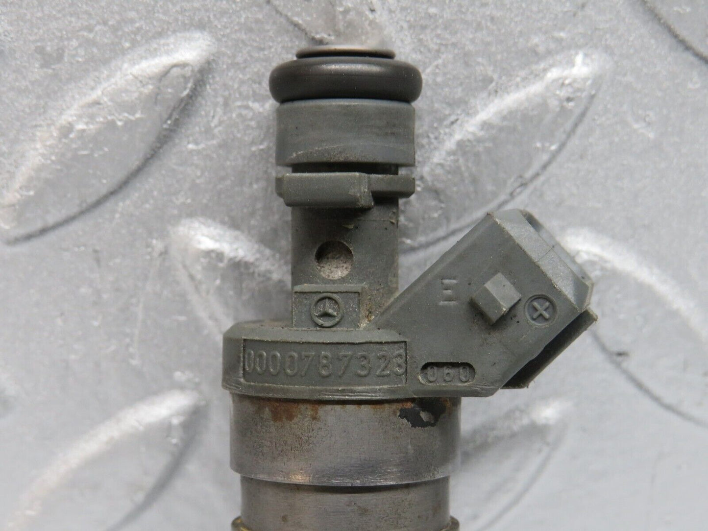 38651 Mercedes-Benz R129 280SL Coupe Fuel Injector Bosch 0000787323 0280155209