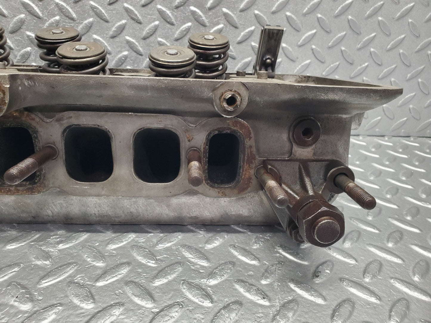 W112 cylinder head used OEM
