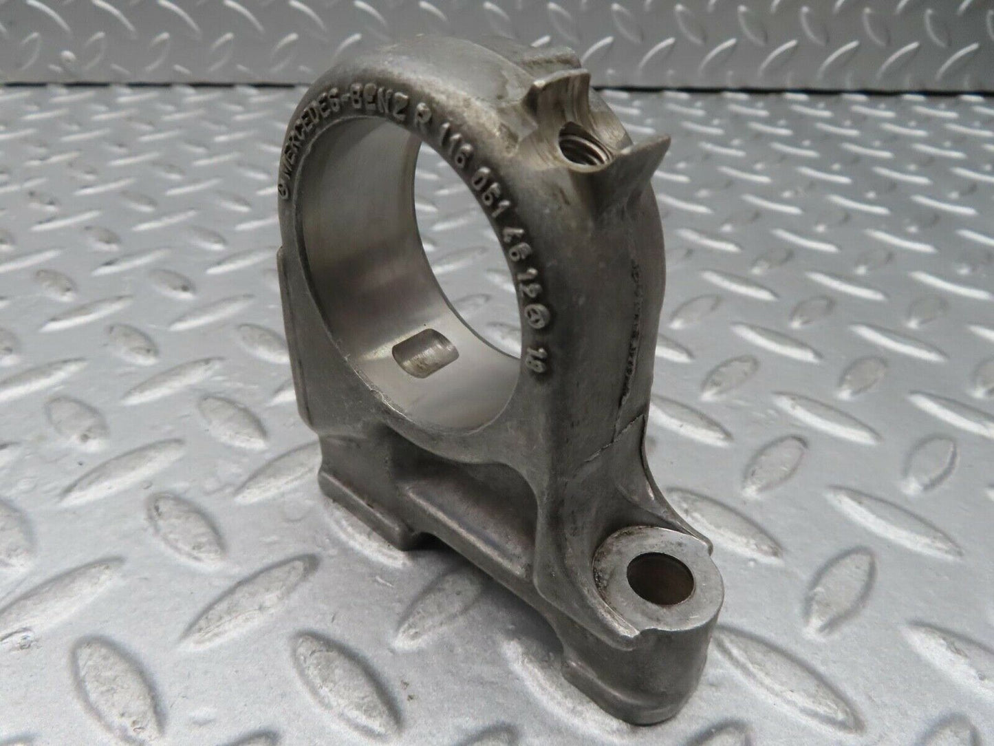16719 Mercedes-Benz C107 380SLC Camshaft Tower Bearing 1160514612