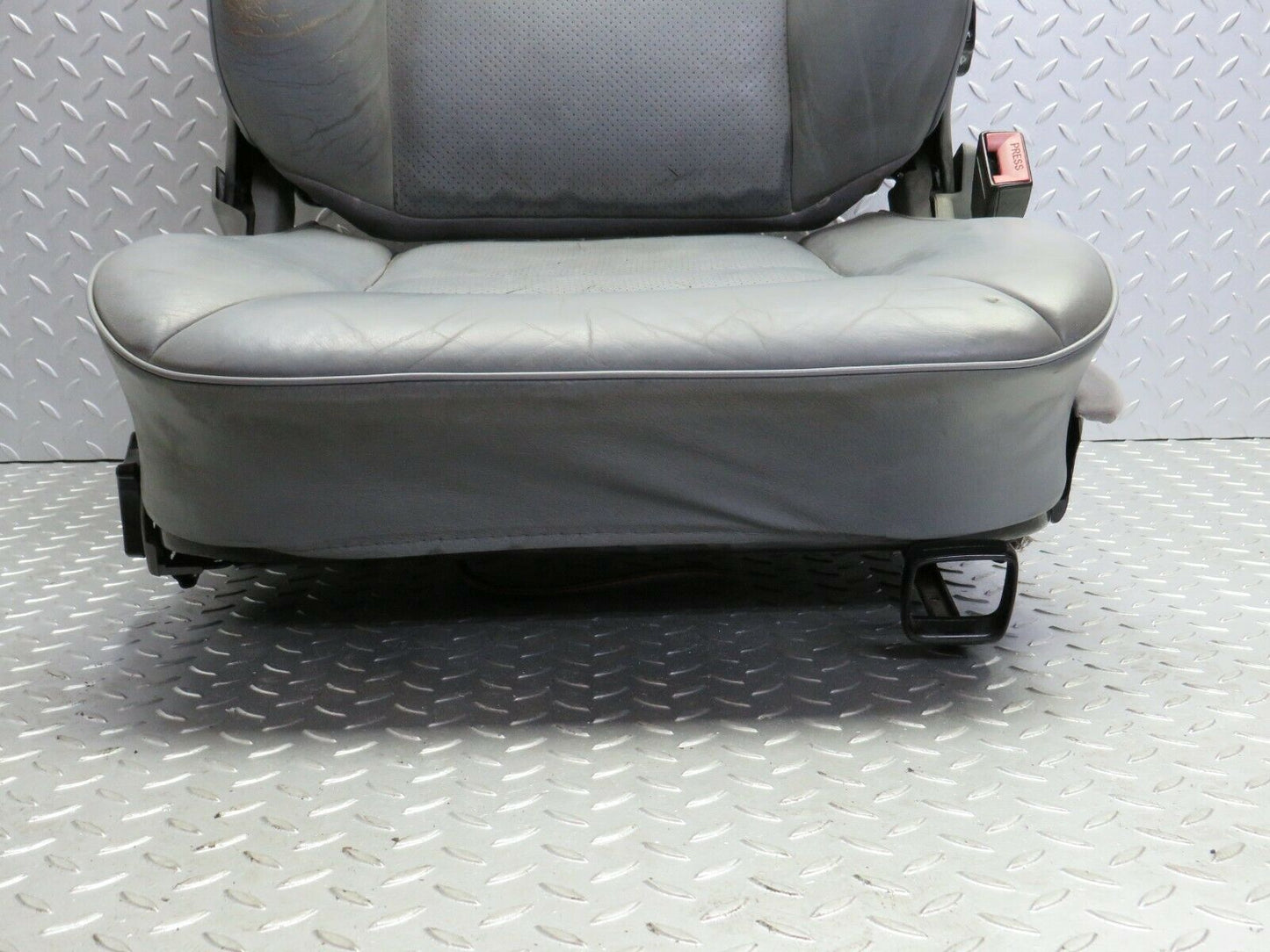 22382 Mercedes-Benz C124 E220 Coupe Front Right Seat Leather Grey 1249102350