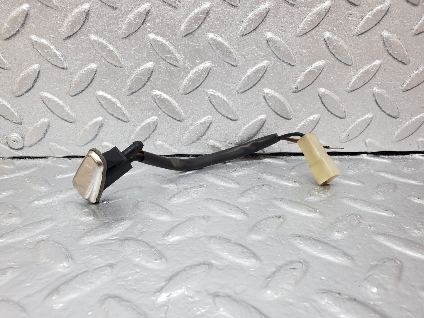 45731 Mercedes-Benz W126 420SE Windscreen Washer Nozzle