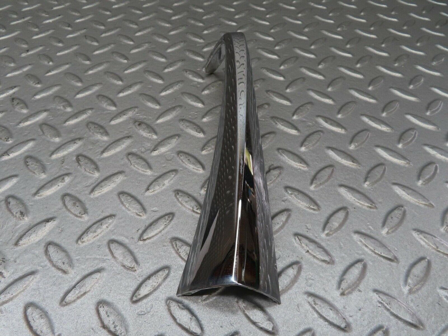 13085 Mercedes-Benz W111 220S Rear Left Fender Wing Tail Chrome Trim 1116900379