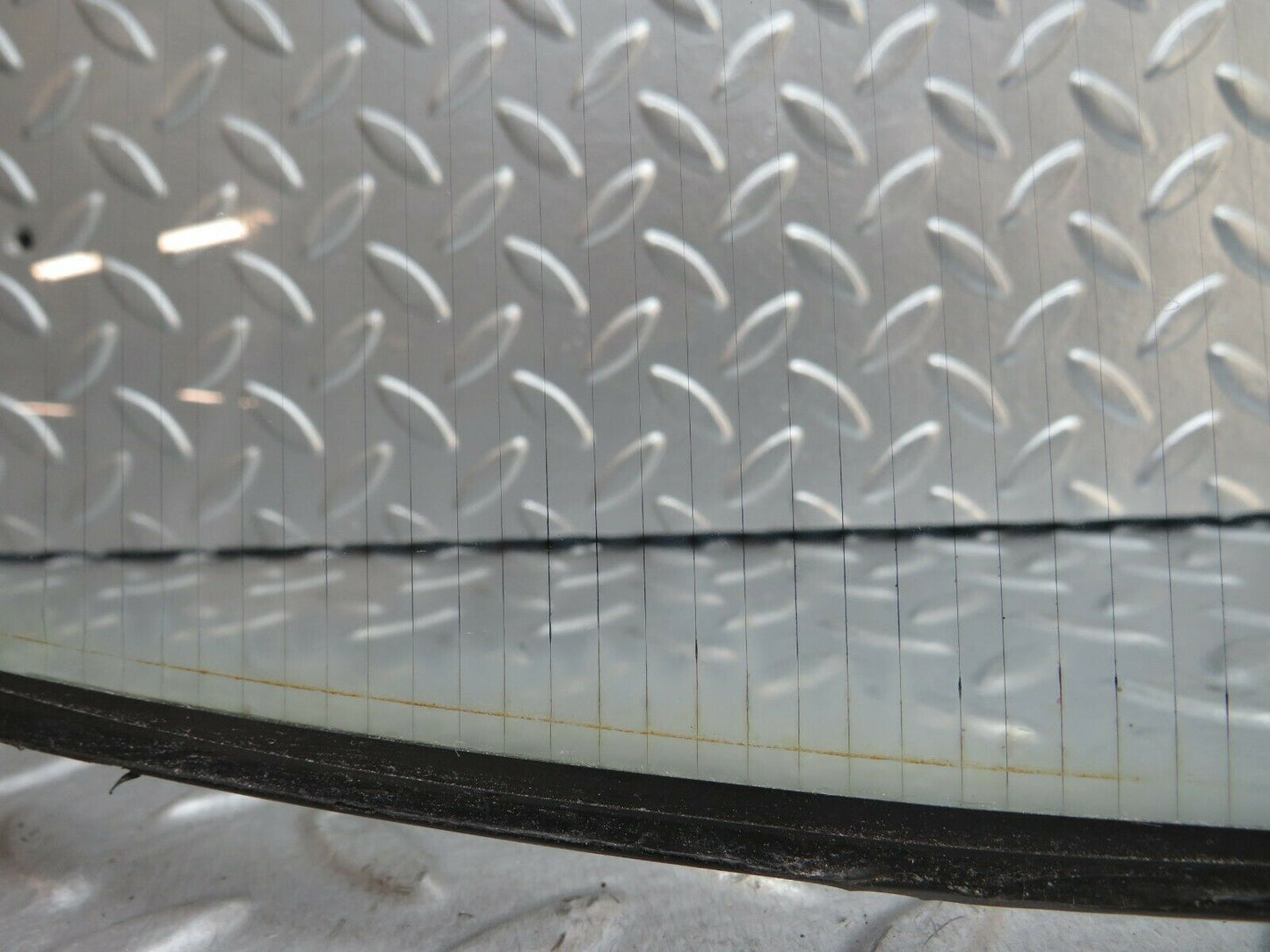 23489 Mercedes-Benz W114 280E Rear Heated Windscreen Glass