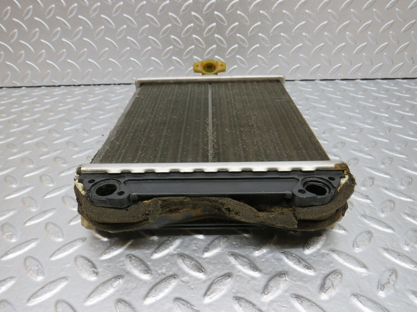 31434 Mercedes-Benz S124 220TE Wagon Heater Radiator Behr 90.565.00.047