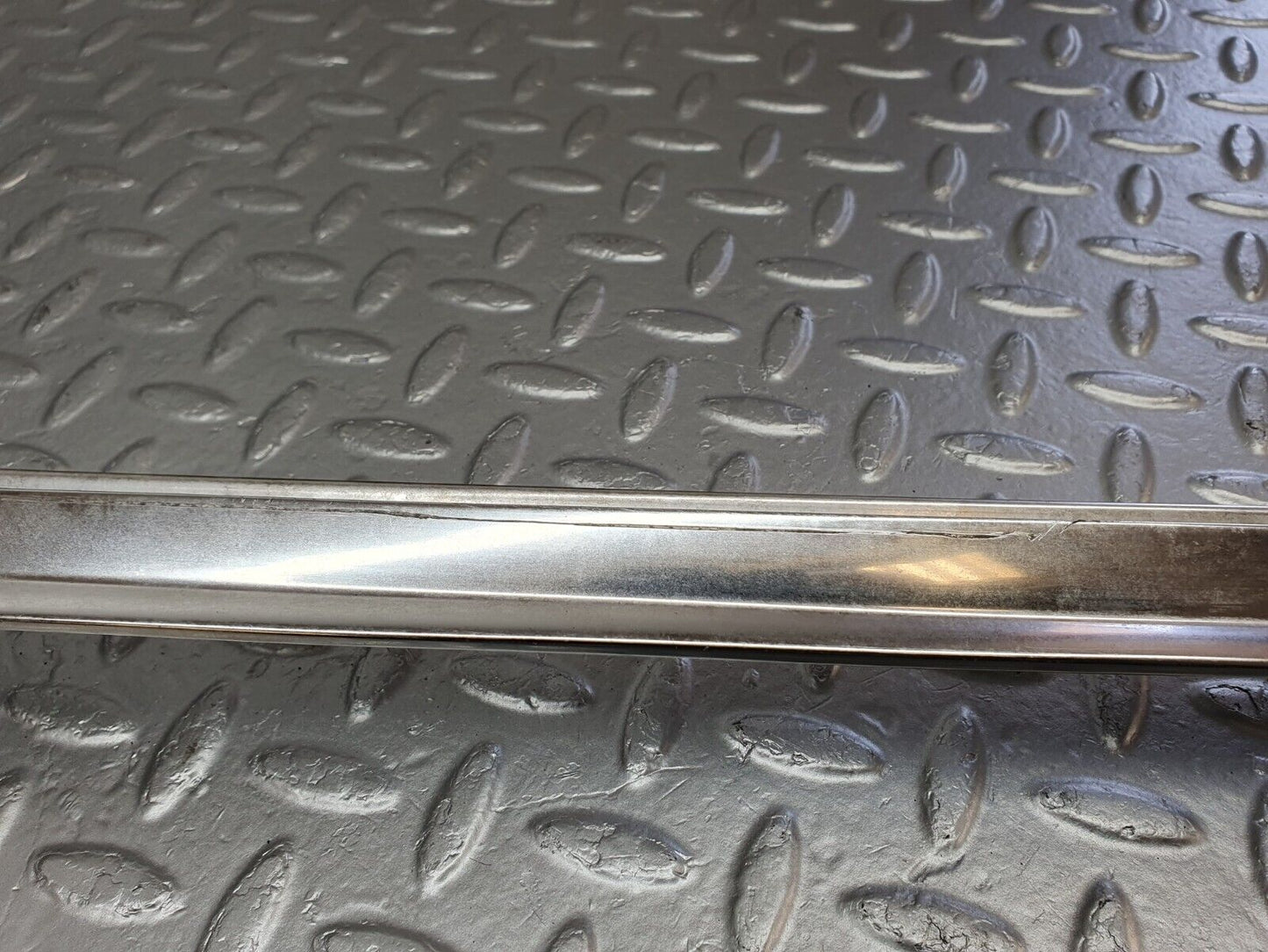 43054 Mercedes-Benz R107 Hardtop Windscreen Chrome Frame
