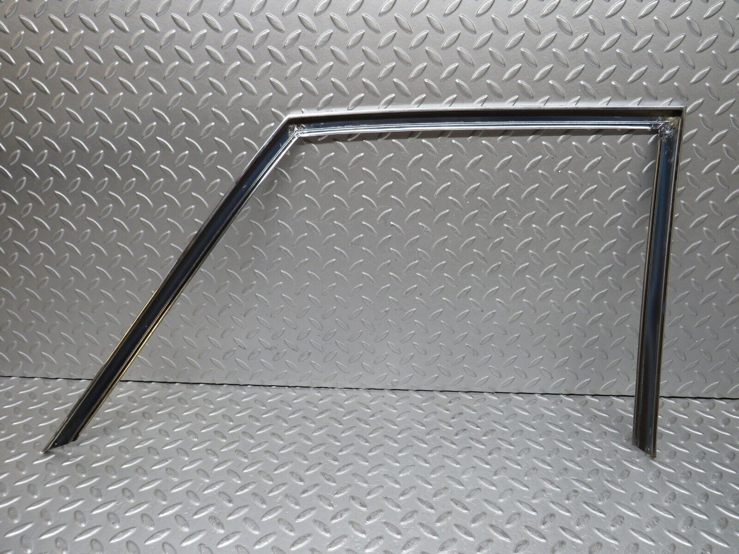 37316 Mercedes-Benz W109 300SEL Front Right Door Chrome Window Frame