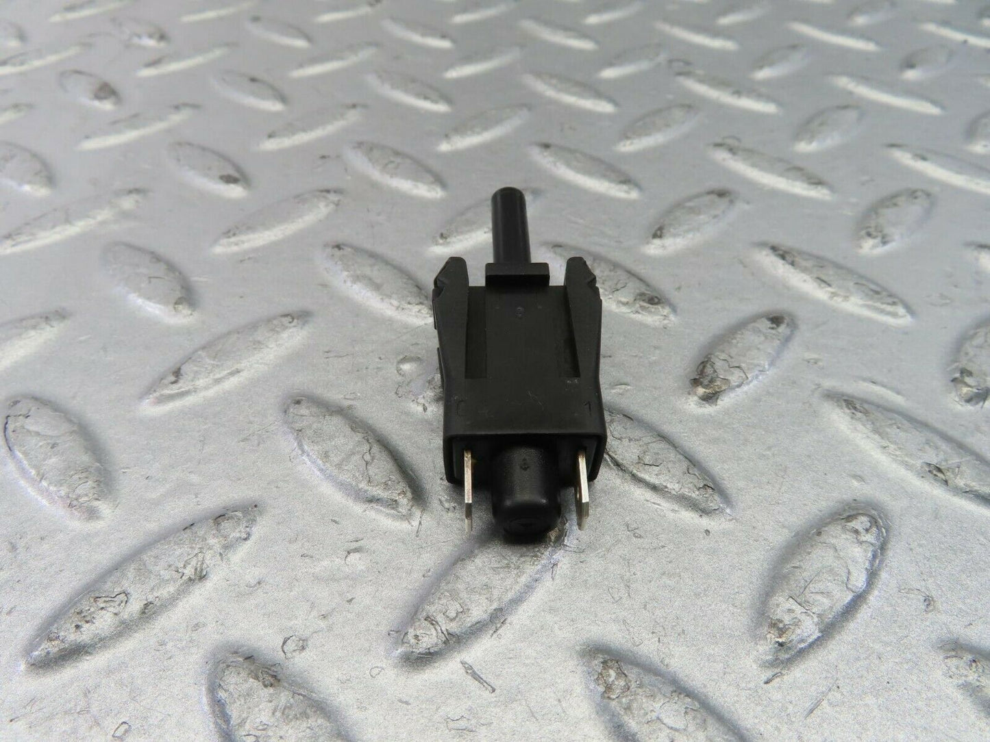 10401 Mercedes-Benz W201 190E Door Contact Switch 0015458714