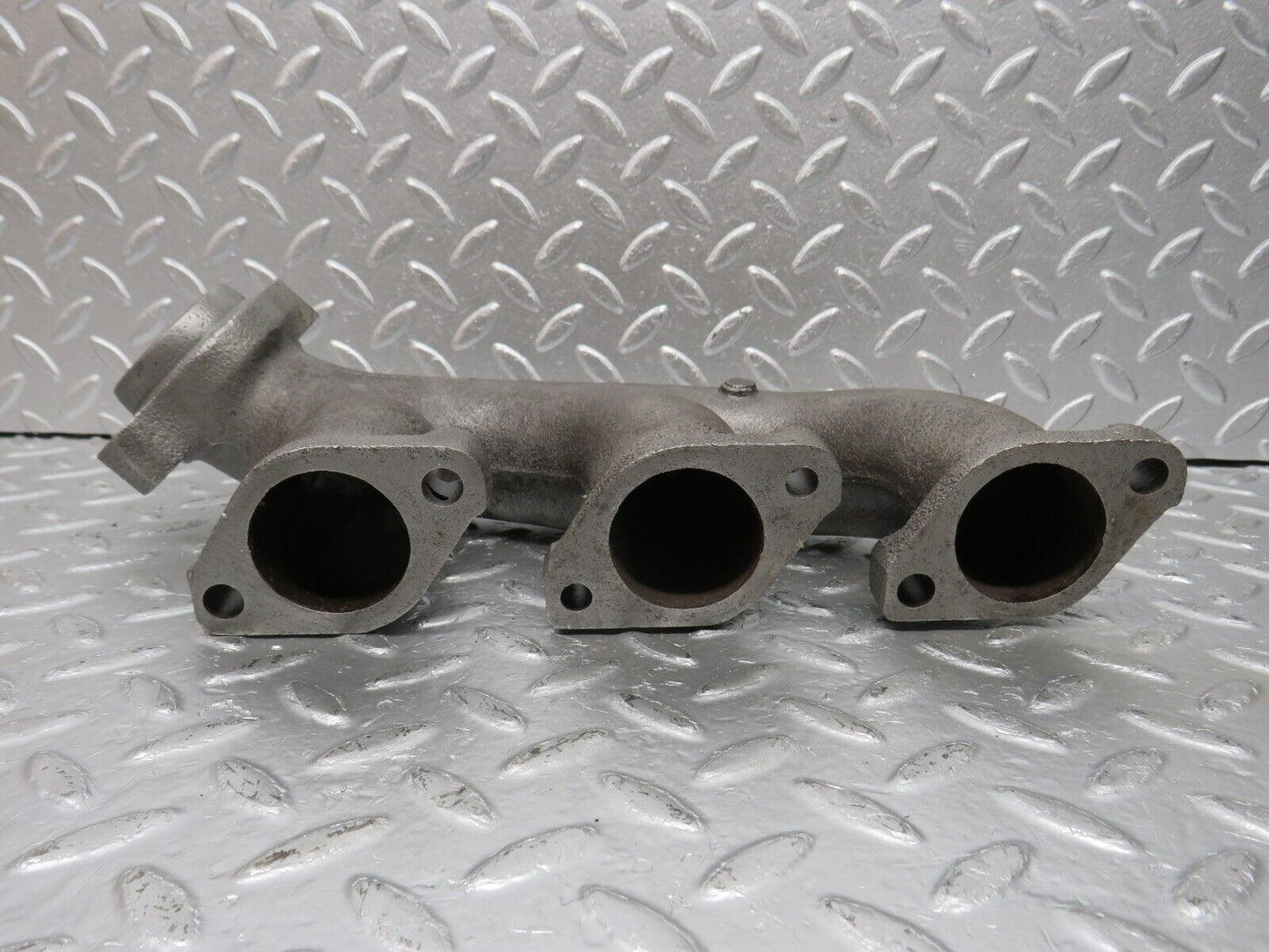33105 Mercedes-Benz W126 280 Exhaust Manifold Cylinder 4-6 1101429202