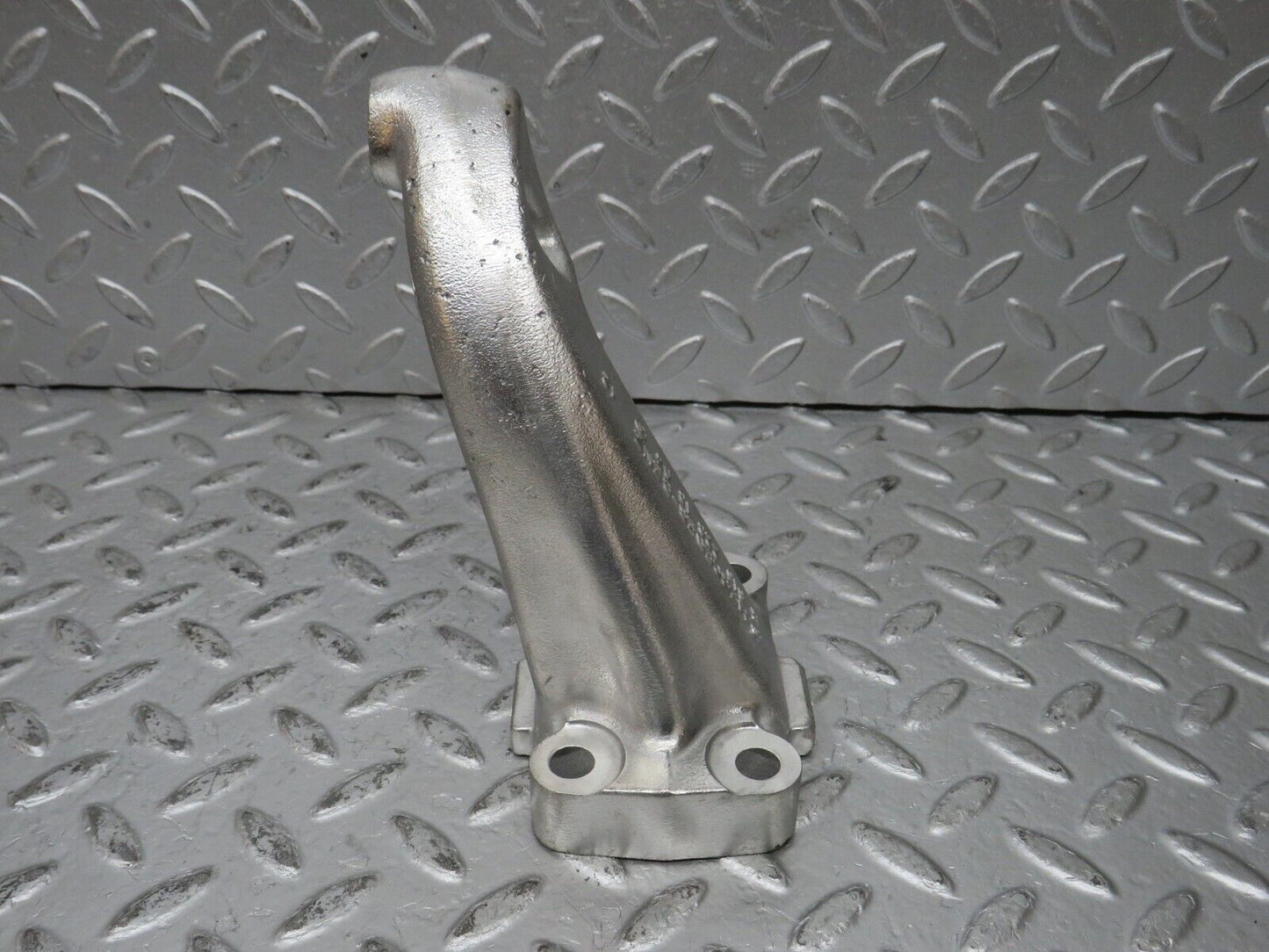 32887 Mercedes-Benz W123 300D Engine Mount Bracket Left Side 6152231304
