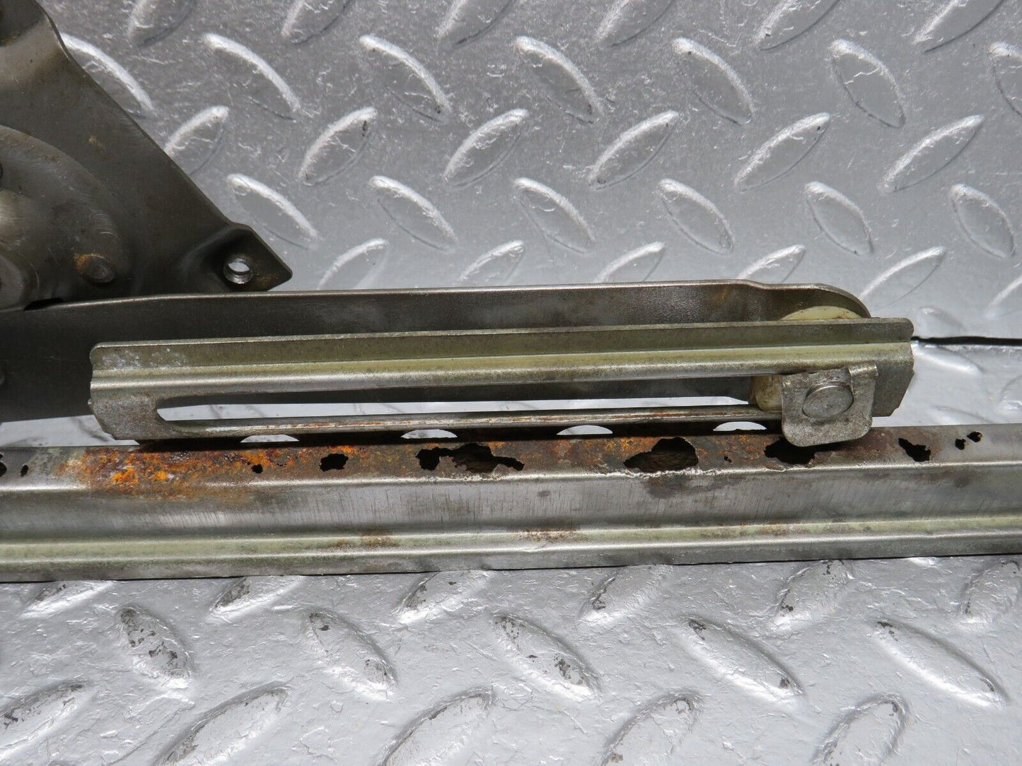 40461 Mercedes-Benz W110 230 Rear Left Door Window Regulator