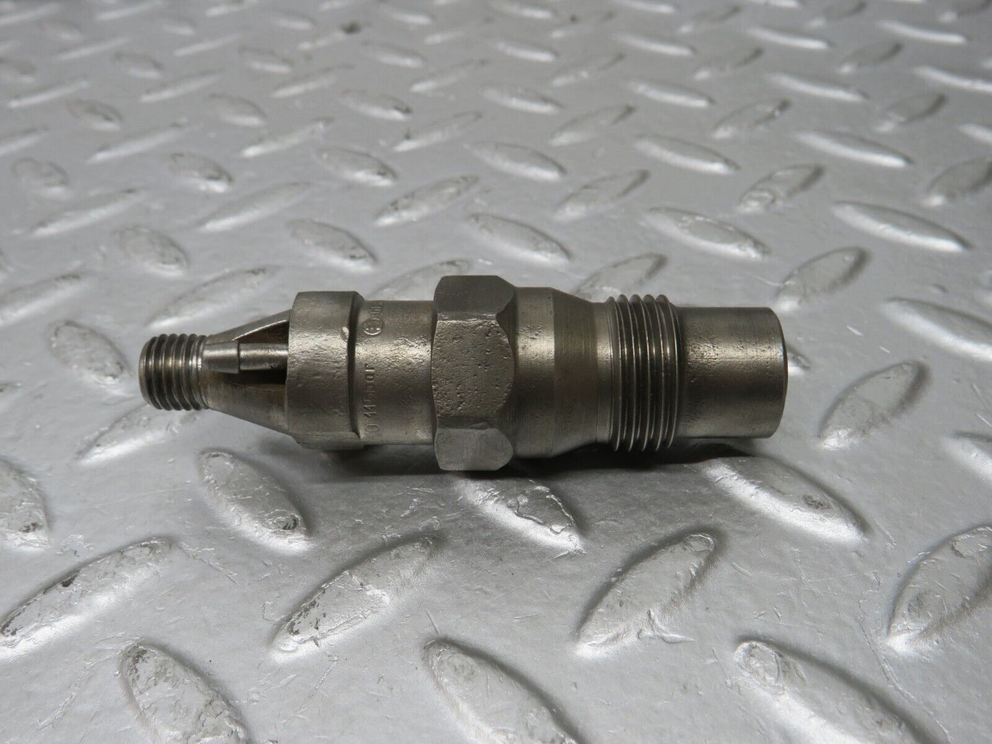 32902 Mercedes-Benz W123 300D Fuel Injector Bosch KCA30S35/4