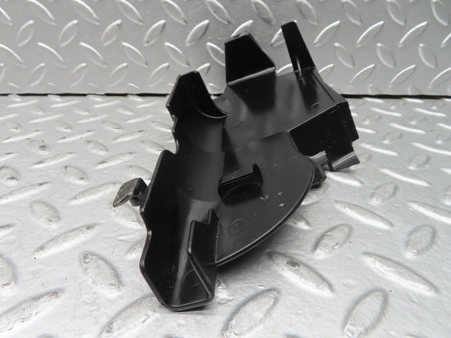 21627 Mercedes-Benz W126 300SE Front Left Door Lock Inner Cover 1267230308