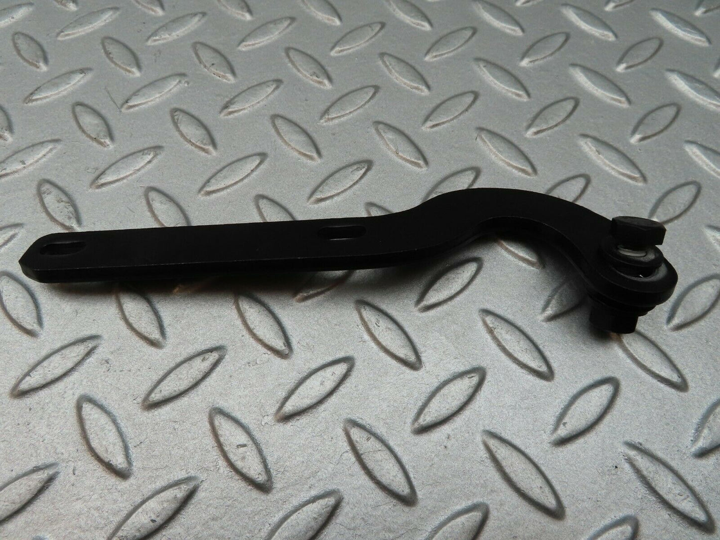 3625 Mercedes-Benz W115 220D Right Bonnet Hinge Support