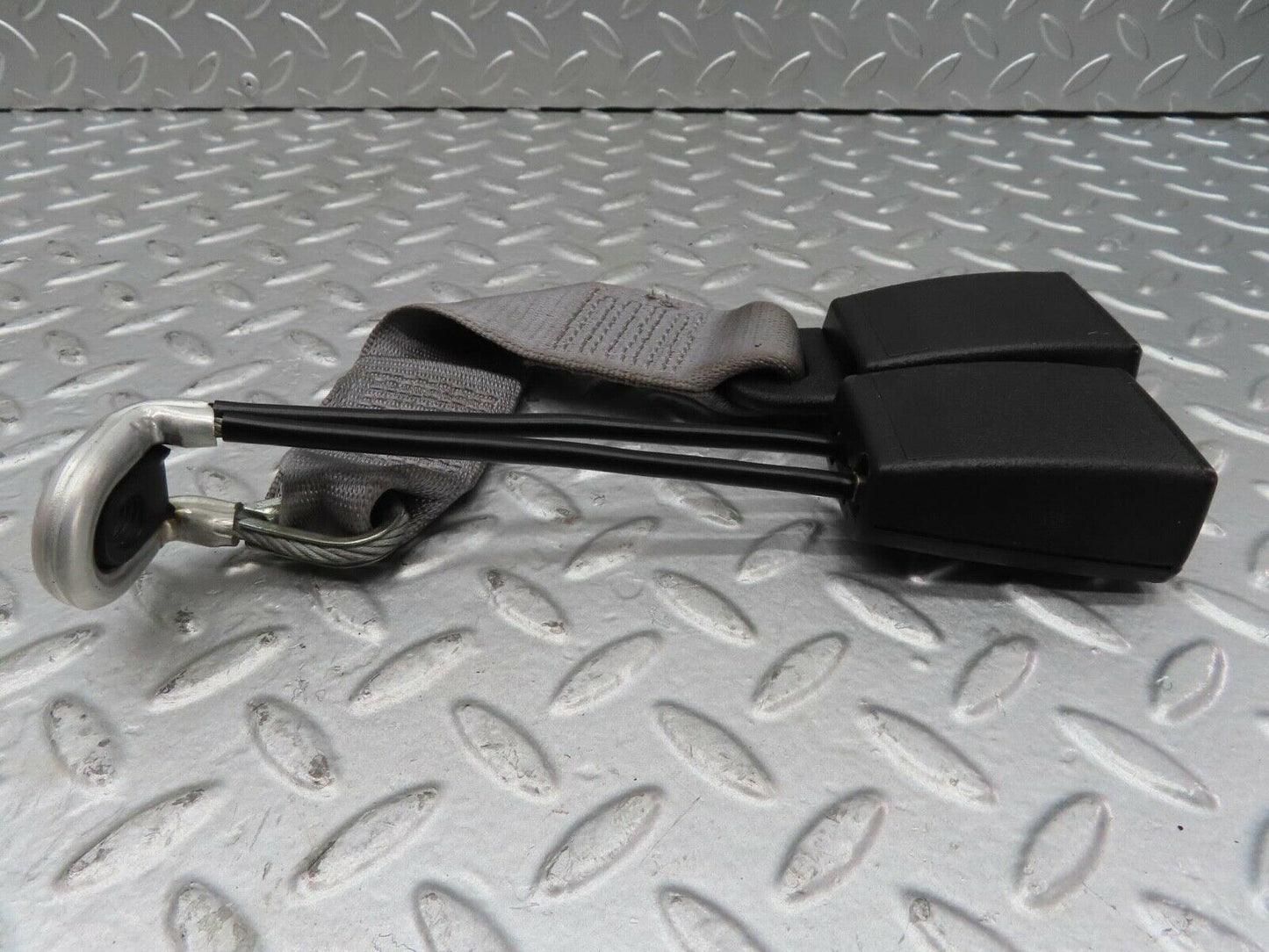 15163 Mercedes-Benz W140 S320 Rear Seat Belt Centre Buckle 1408600269