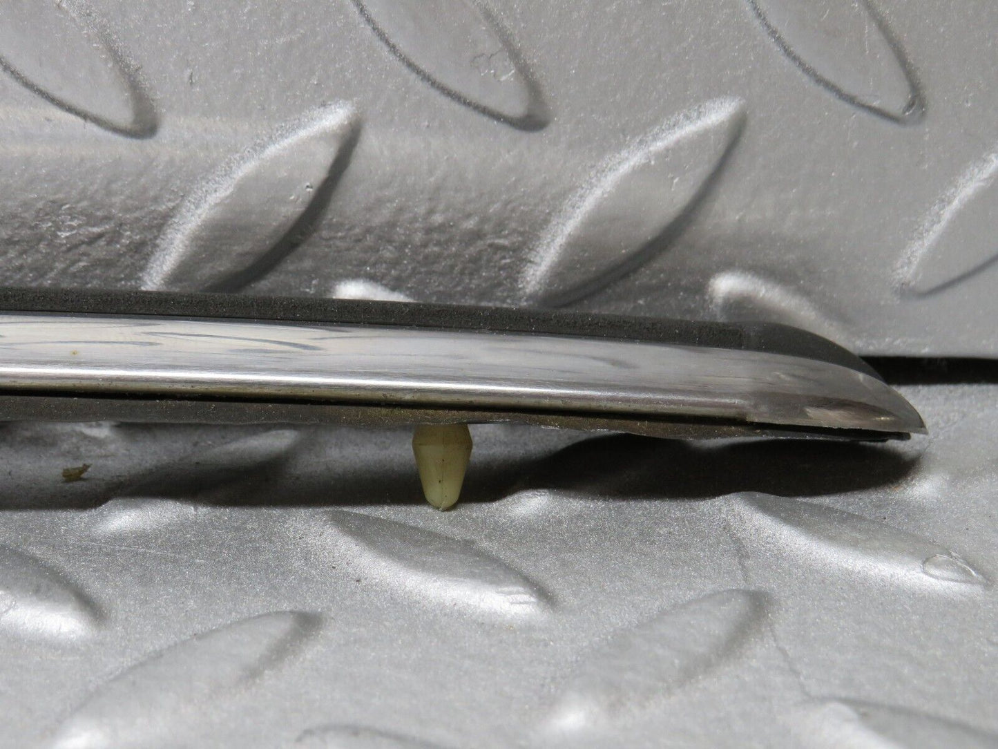 37440 Mercedes-Benz W109 300SEL Front Left Fender Wing Centre Moulding Trim