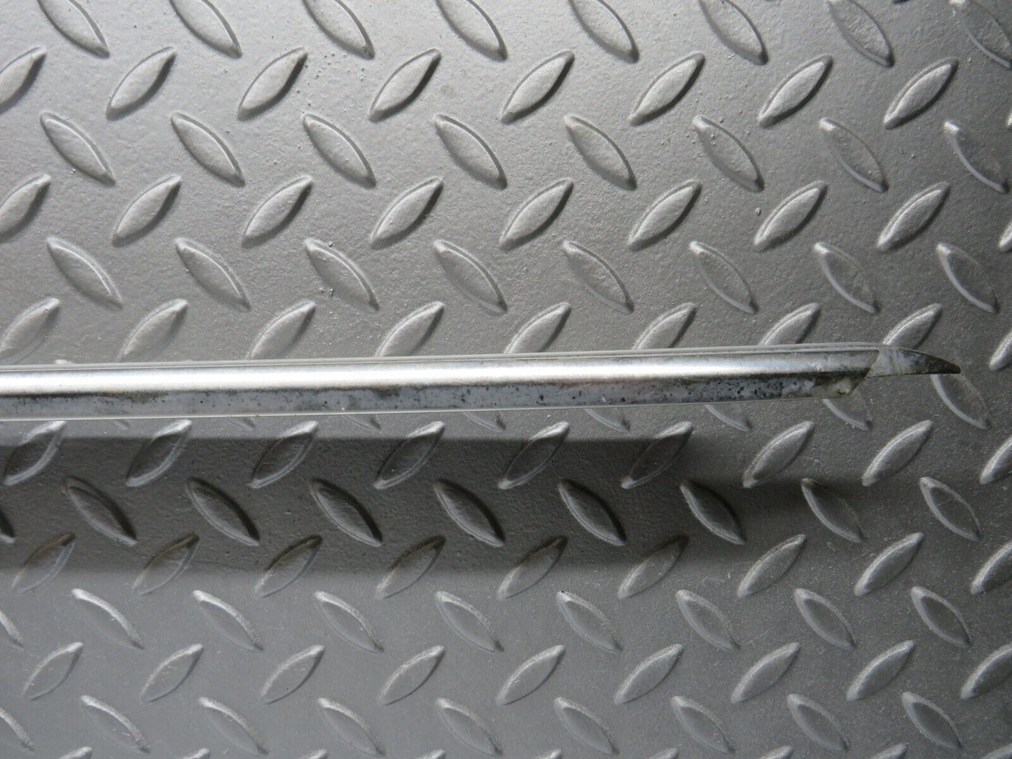 40197 Mercedes-Benz R107 Hardtop Side Window Chrome Moulding Trim Right