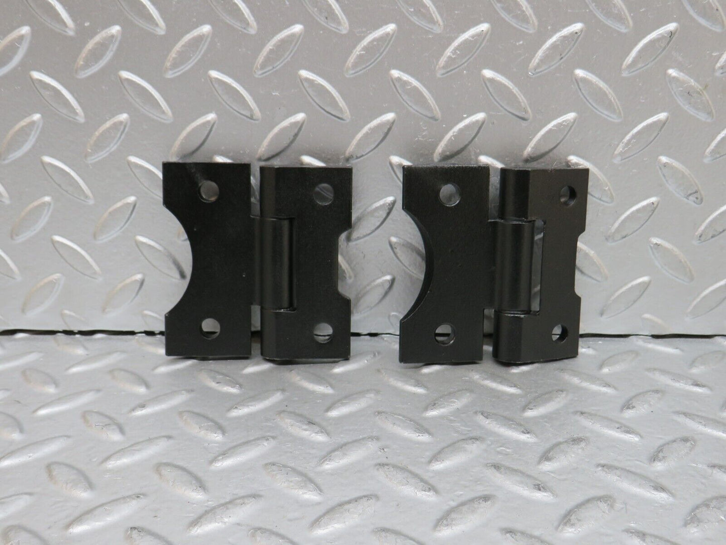 27912 Mercedes-Benz W123 280E Door Hinge Pair 1237200037