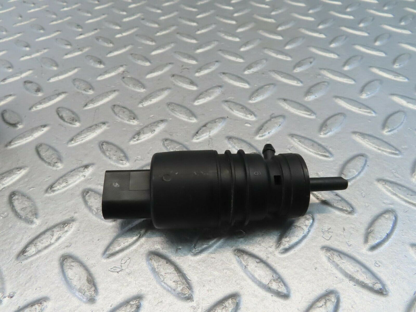 11140 Mercedes-Benz W221 S320 Windscreen Washer Pump