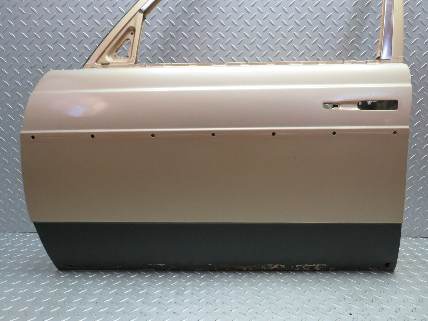 22107 Mercedes-Benz S123 280TE Wagon Front Left Door