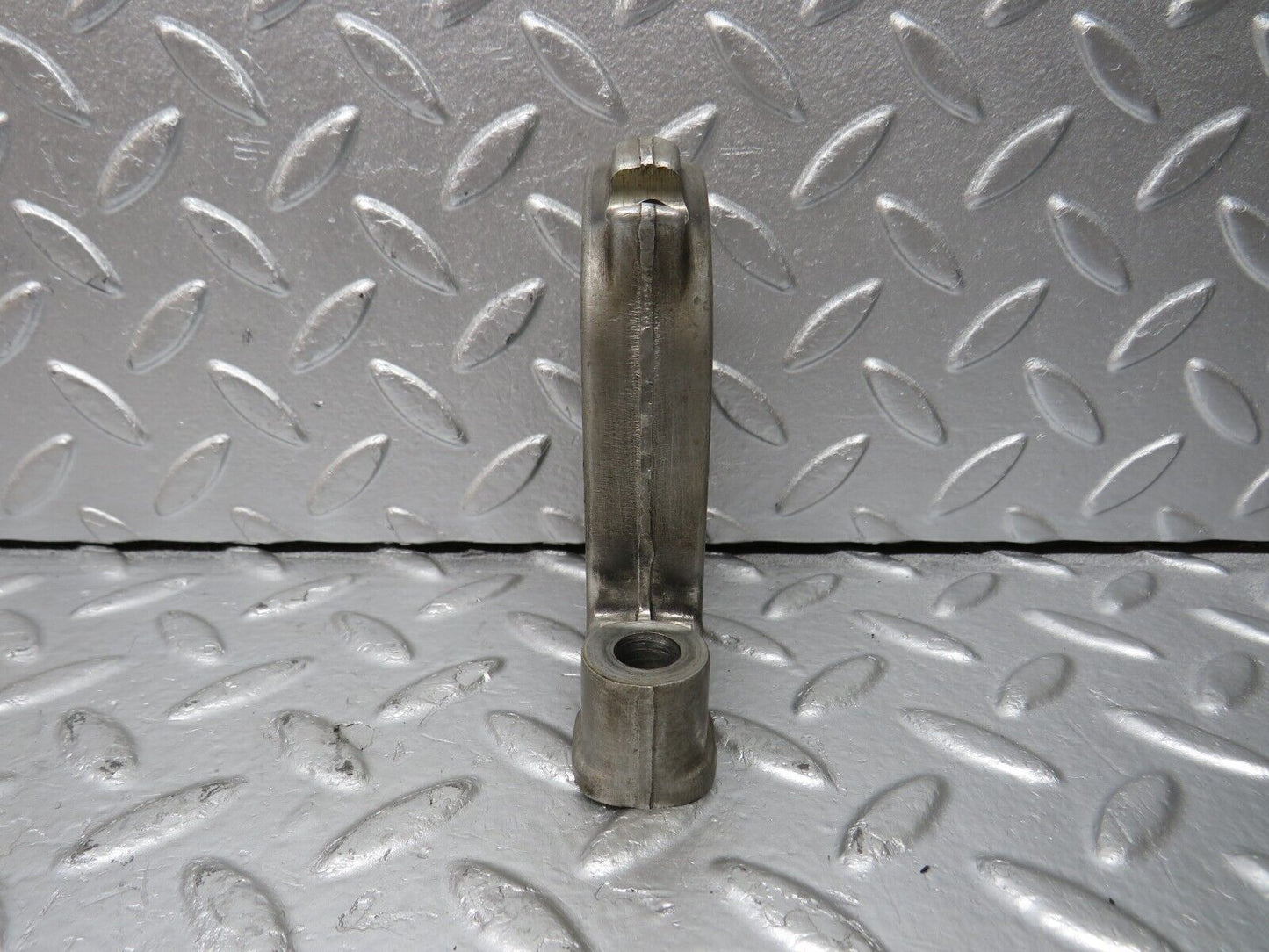 33090 Mercedes-Benz C107 R107 350 V8 Camshaft Tower Bearing 1160512112