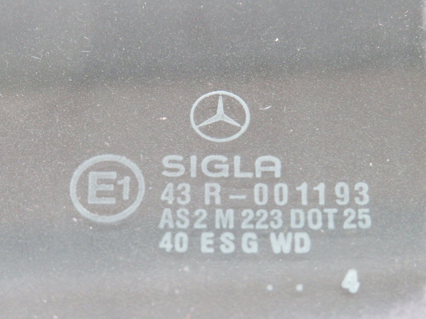 25643 Mercedes-Benz W124 280E Rear Left Door Window Glass