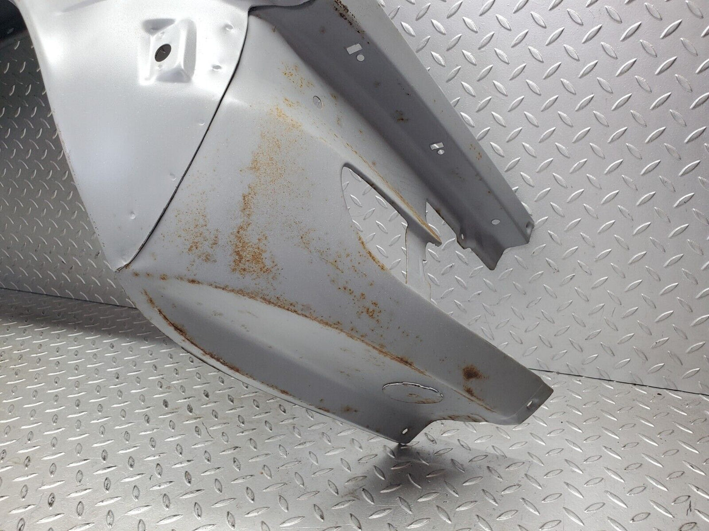 44444 Mercedes-Benz W123 280E Front Right Wing Fender