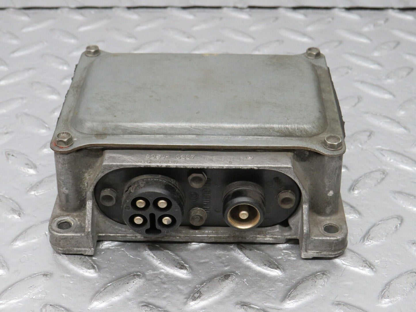 4957 Mercedes-Benz R107 350SL Coupe Ignition Control Unit Bosch 0227100001