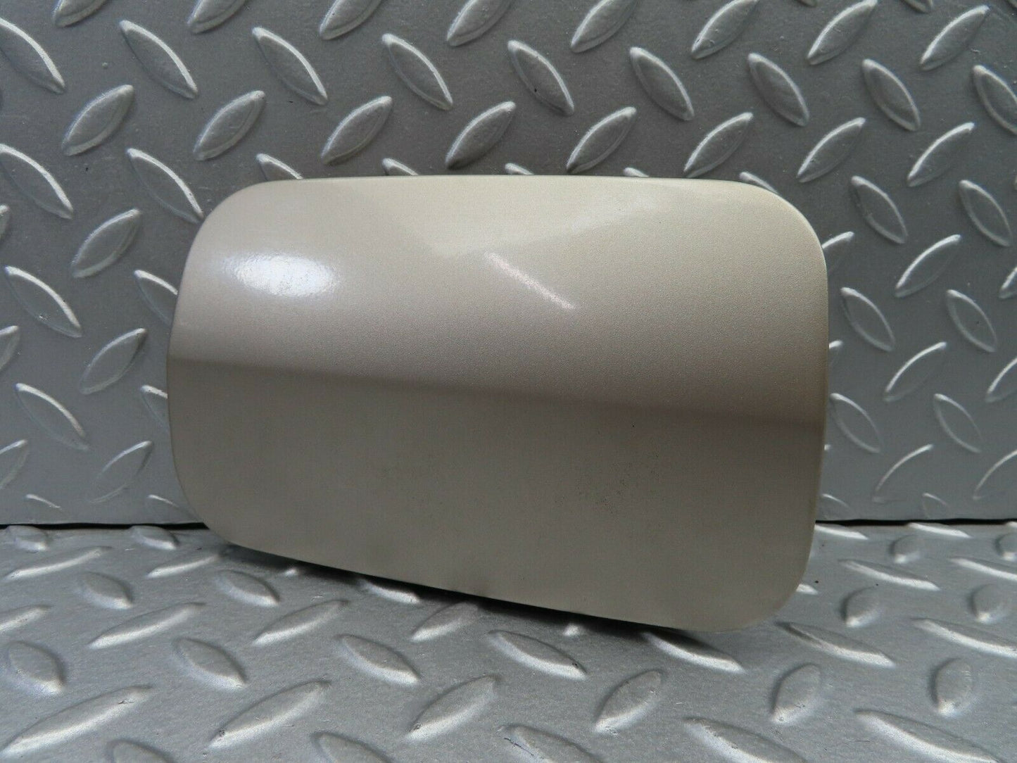 6169 Mercedes-Benz W126 380SE Fuel Tank Flap Cap 1265840639