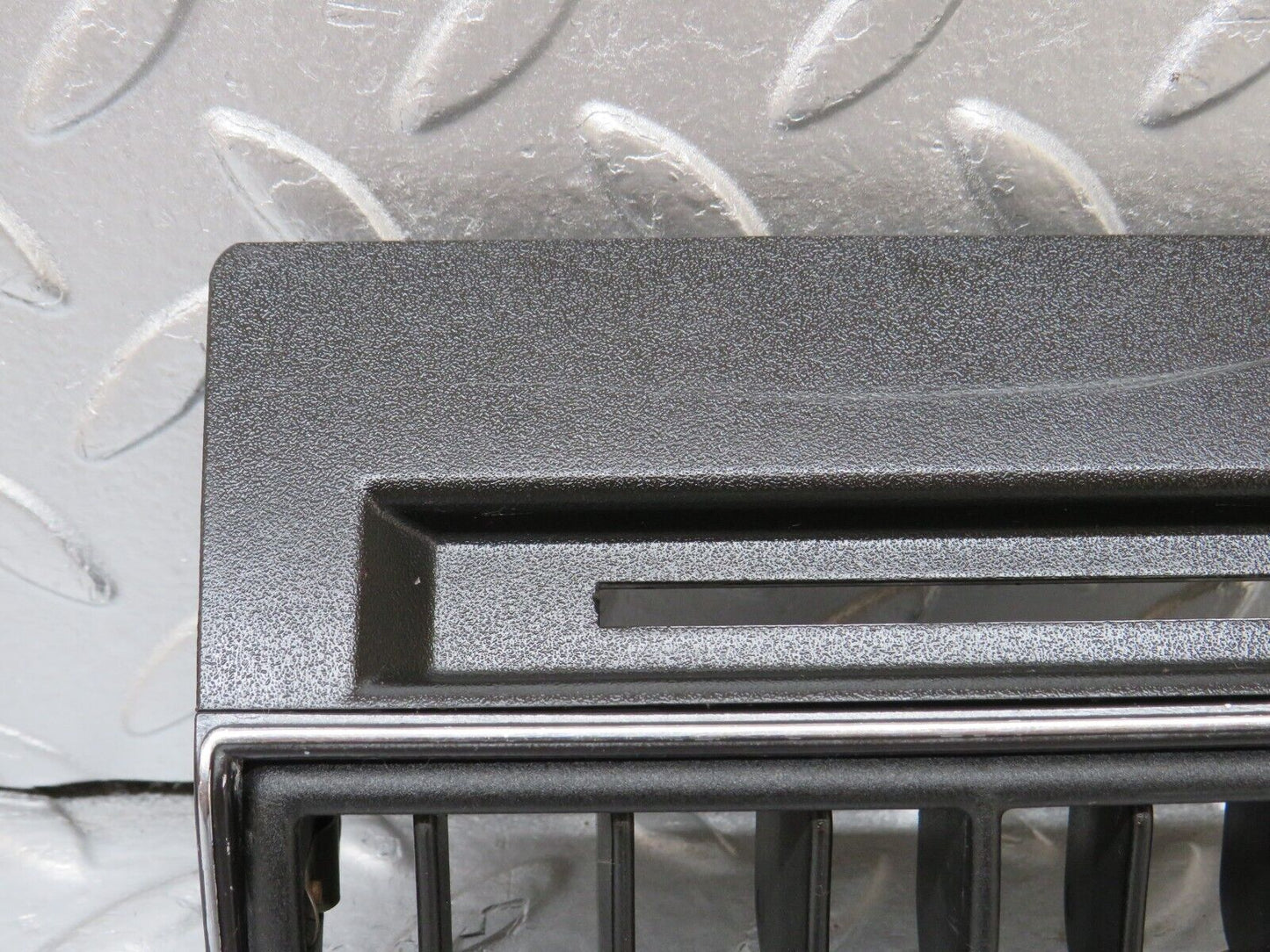 34339 Mercedes-Benz C126 380SEC Coupe Centre Console Air Vent 1268300013