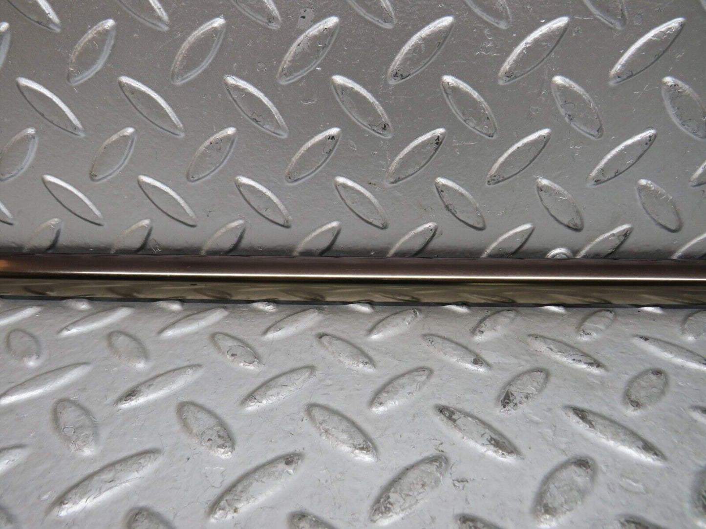 29001 Mercedes-Benz C124 320CE Coupe Front Right Door Chrome Trim