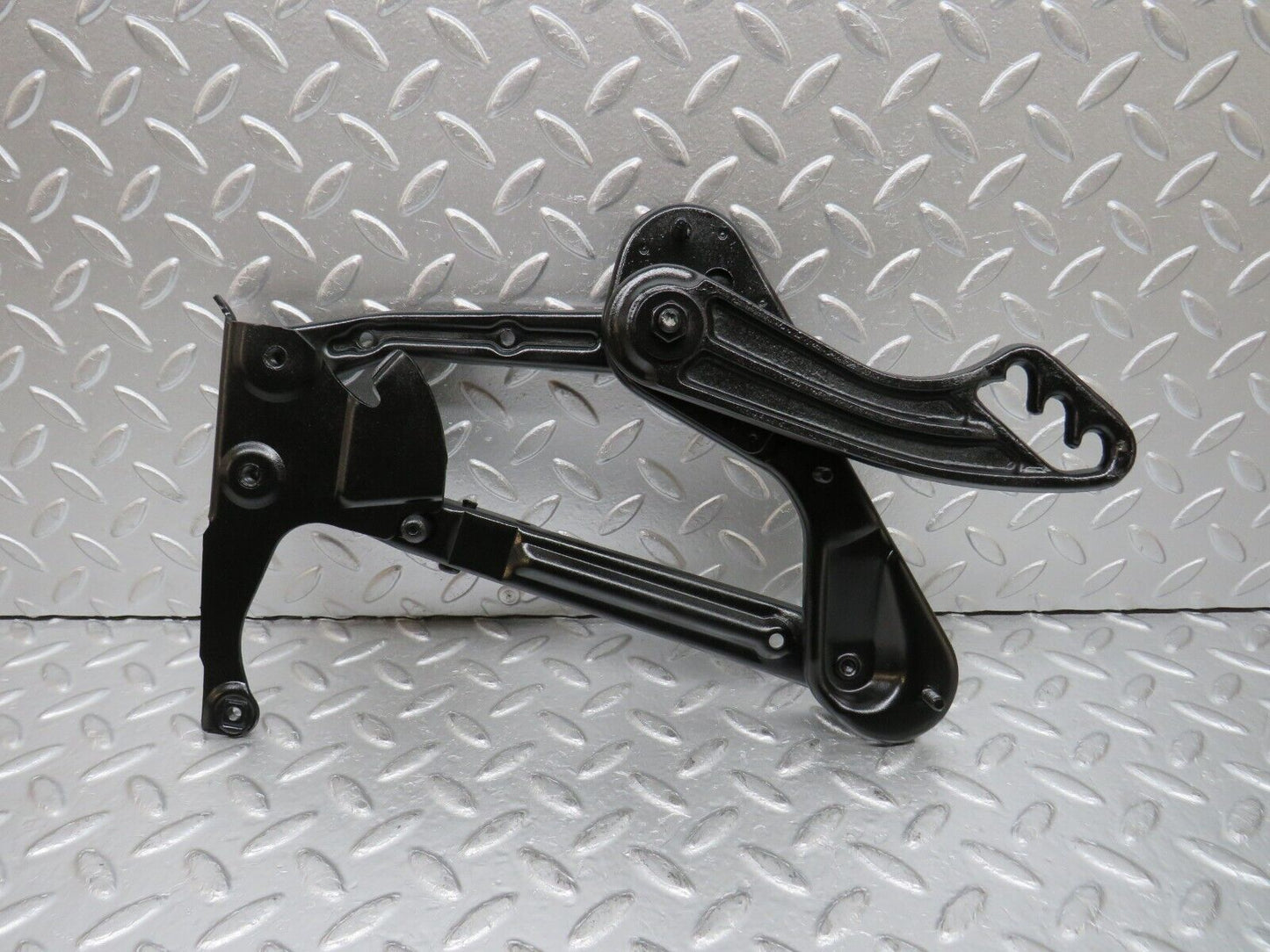 31441 Mercedes-Benz S124 220TE Wagon Bonnet Hinge Left Side 1298870174