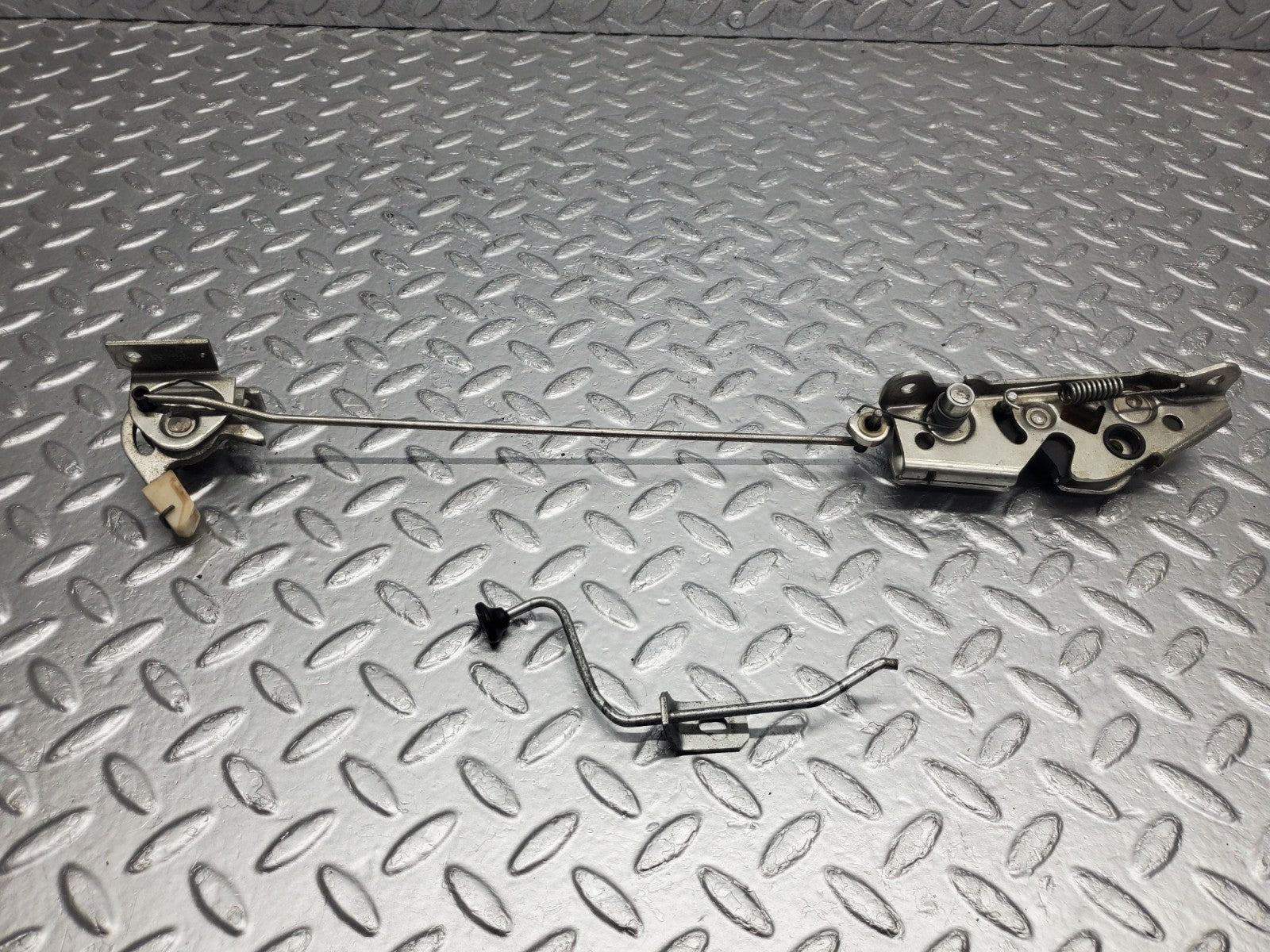 W124 Wagon rear right seat bench locking mechanism used OEM