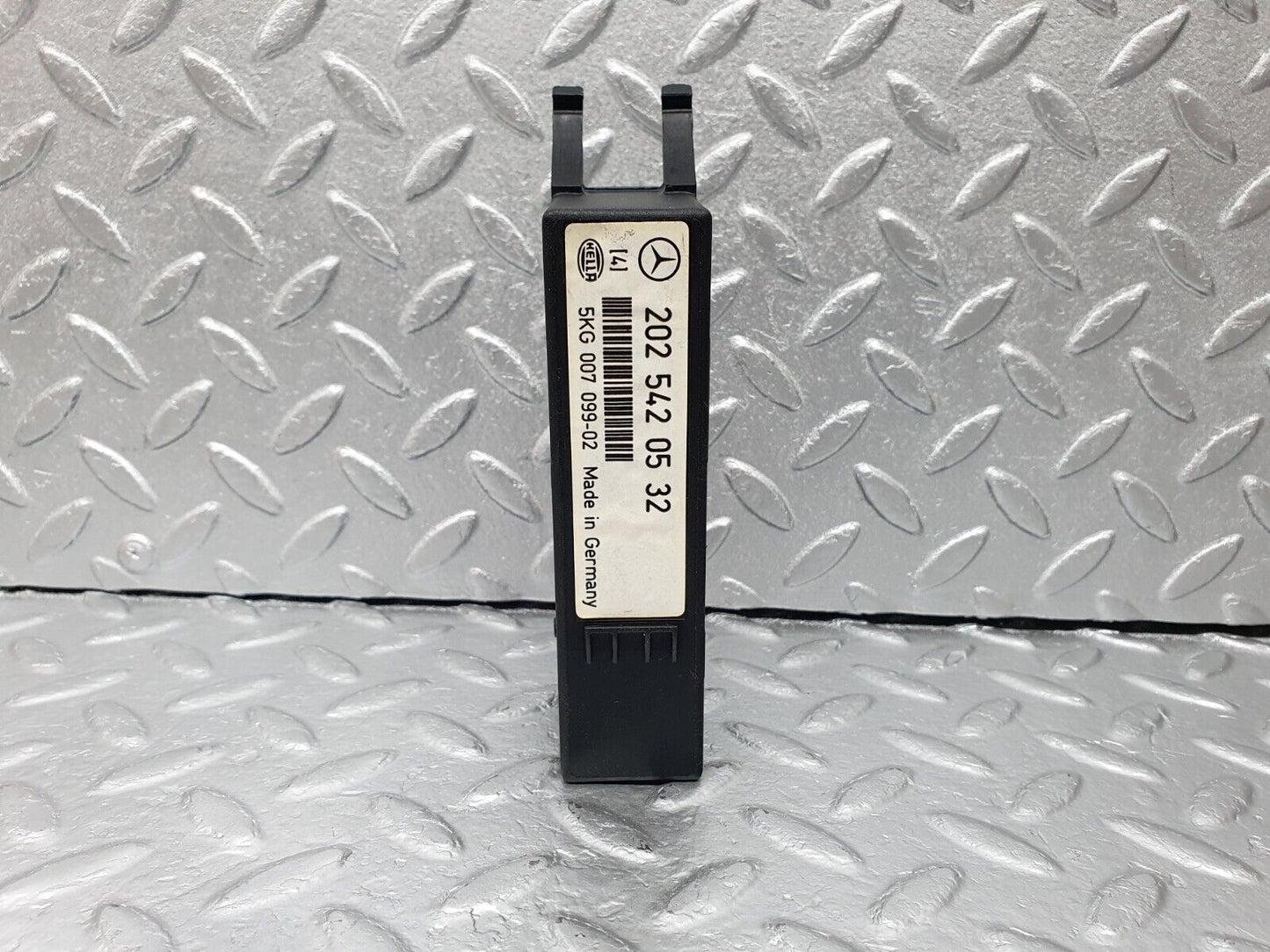 41863 Mercedes-Benz W202 C200 Light Control Unit Hella 2025420532