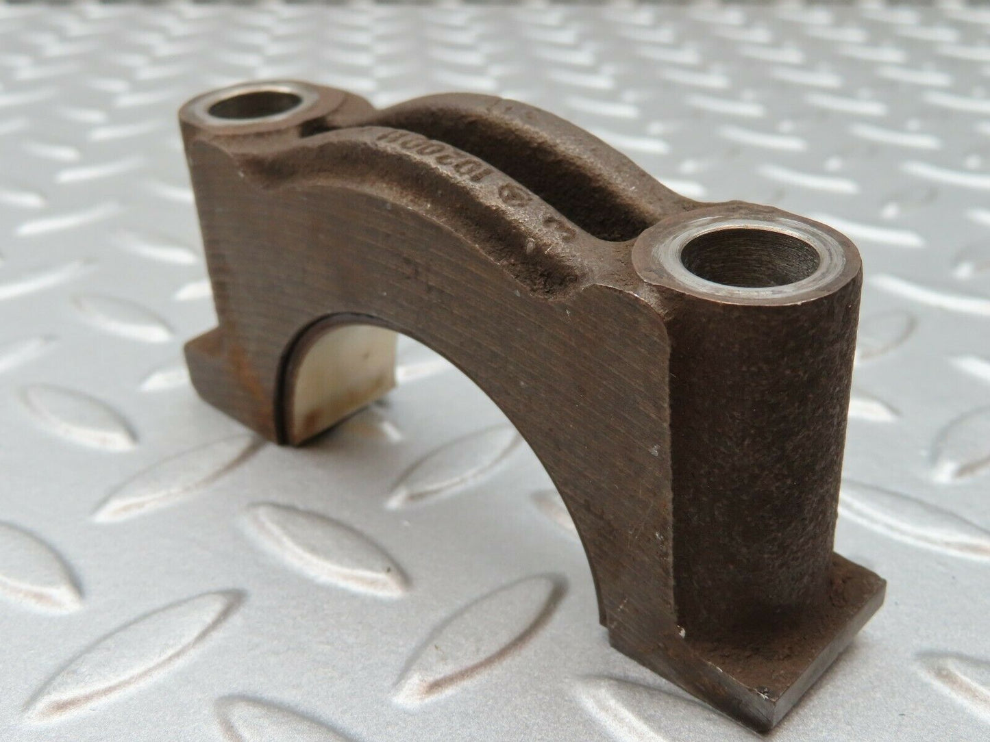 3954 Mercedes-Benz S123 200T Wagon Crankshaft Bearing Holder Block 1020011