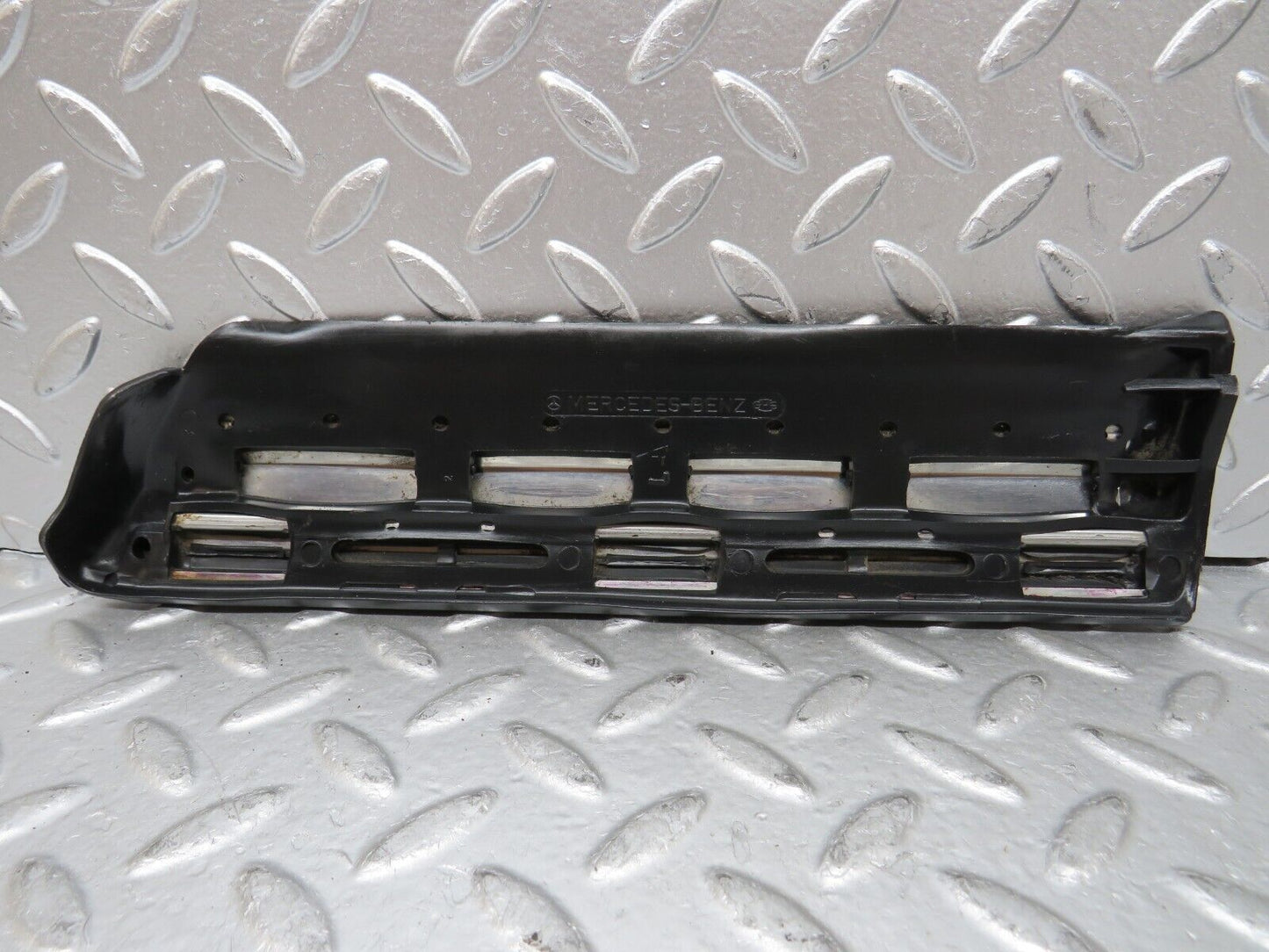 27049 Mercedes-Benz W123 280E Front Left Fender Wing Lower Moulding Trim