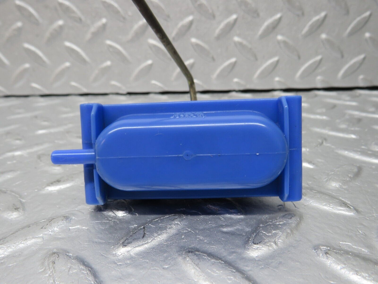 39149 Mercedes-Benz R107 500SL Coupe Fuel Tank Flap Cap Vacuum Actuator