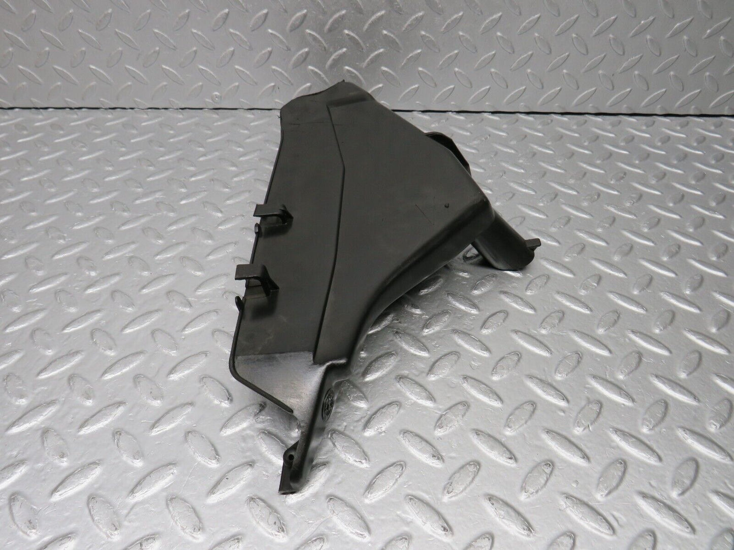 38778 Mercedes-Benz W201 190E 2.6L Front Right Rain Gutter Drain Channel 2016280273