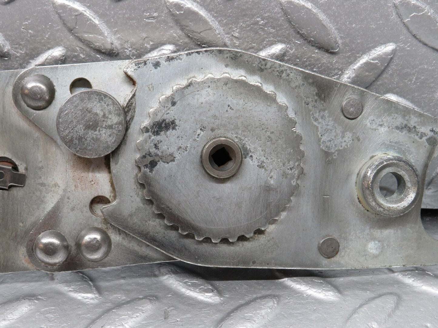 40015 Mercedes-Benz R107 350SL Front Right Seat Hinge 0009109285