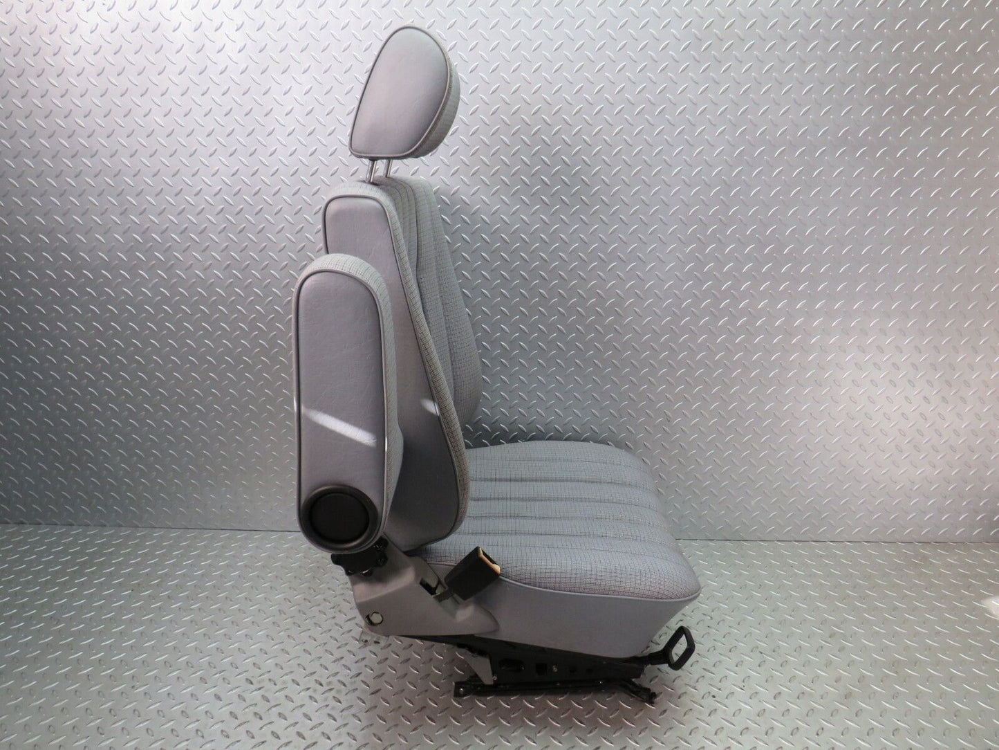 33705 Mercedes-Benz W201 190E Front Left Passenger Seat Grey
