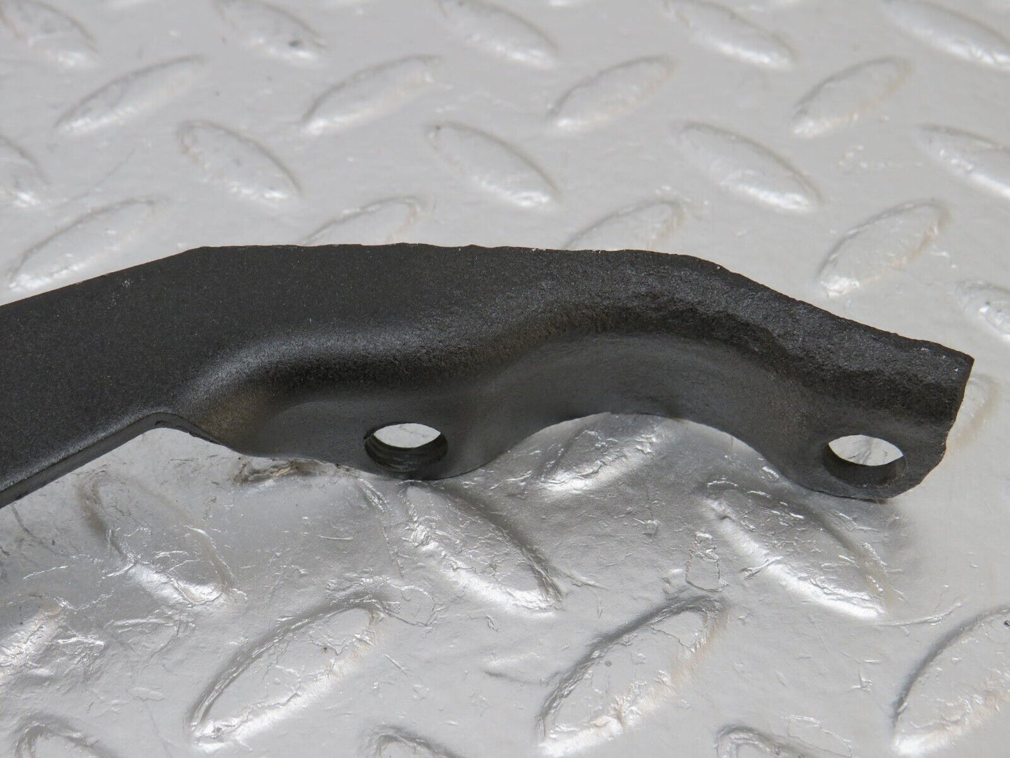 34611 Mercedes-Benz C126 380SEC Coupe Exhaust Bracket