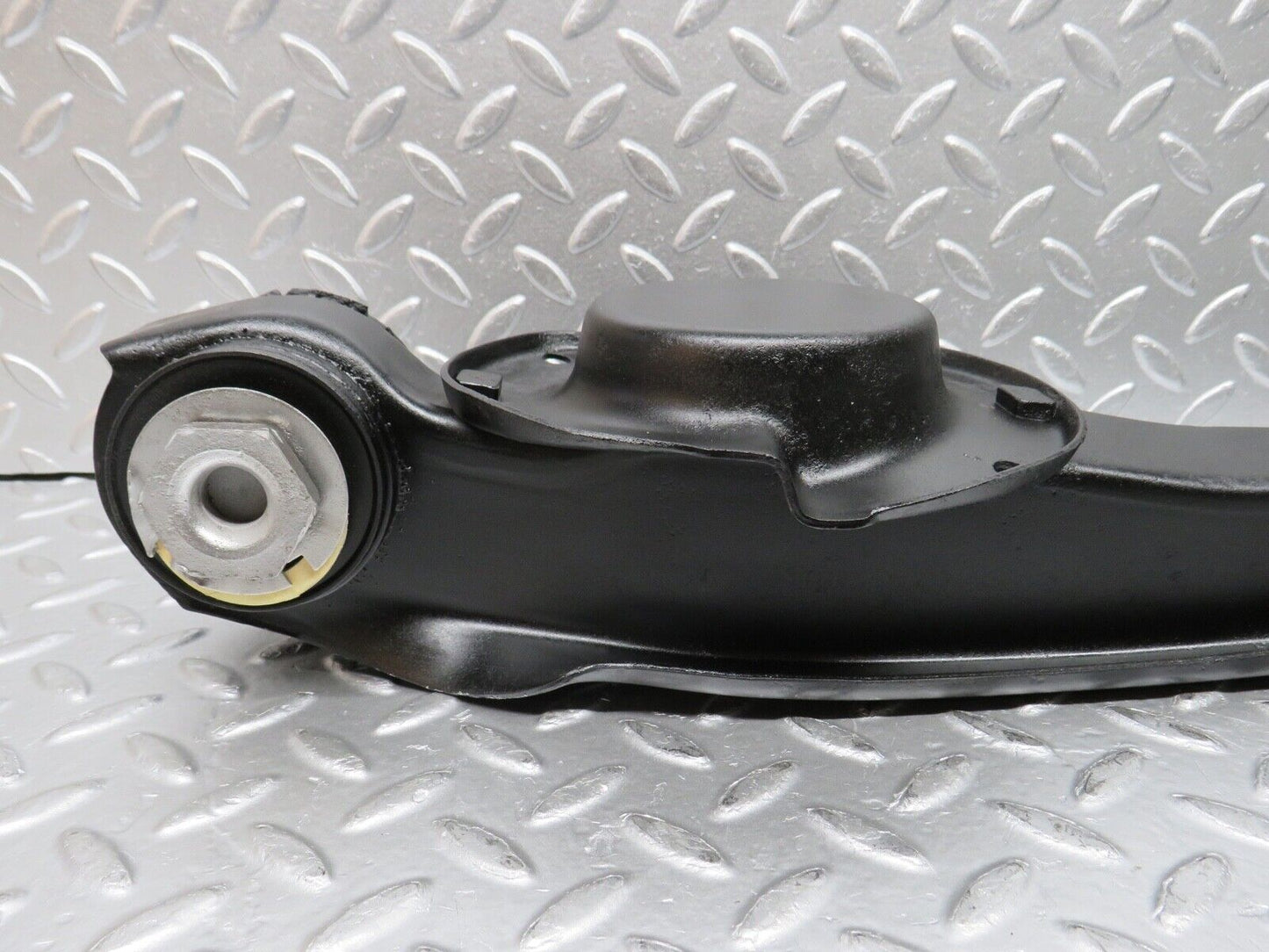 0392 Mercedes-Benz W108 280SE Rear Axle Spring Coil Mount